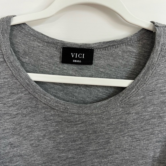 VICI Jaclyn Cotton Blend Top Gray Puff Sleeve in Size Small - Picture 9 of 10